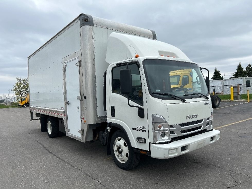 Light Duty Box Truck-Light and Medium Duty Trucks-Isuzu-2022-NPRXD-Mississauga-ON-92,874\n\t\tkm-$ 71,750 - Image 1