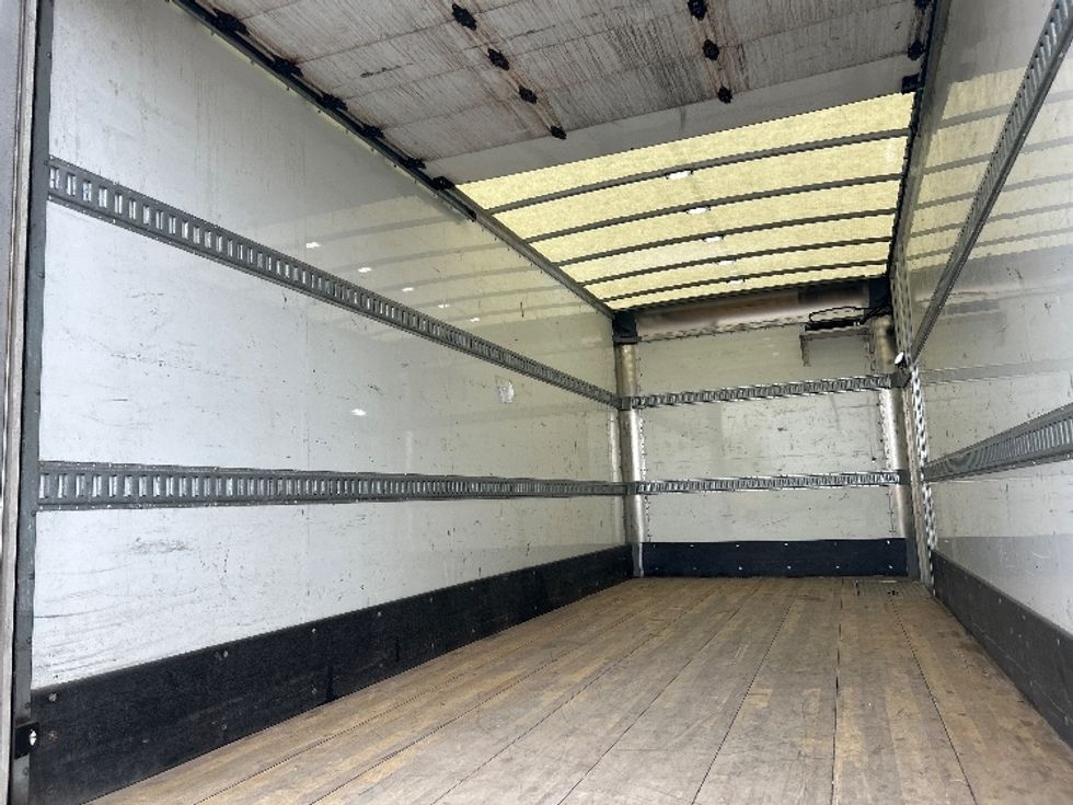 Light Duty Box Truck-Light and Medium Duty Trucks-Isuzu-2022-NPRXD-Mississauga-ON-92,874\n\t\tkm-$ 71,750 - Image 10