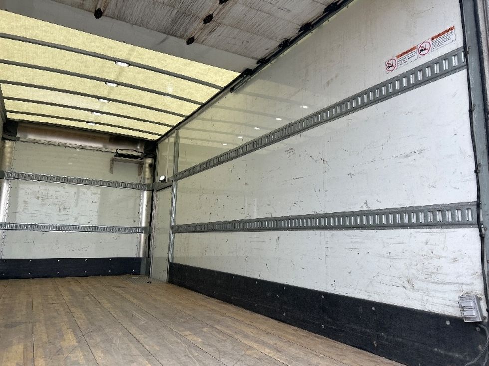 Light Duty Box Truck-Light and Medium Duty Trucks-Isuzu-2022-NPRXD-Mississauga-ON-92,874\n\t\tkm-$ 71,750 - Image 11