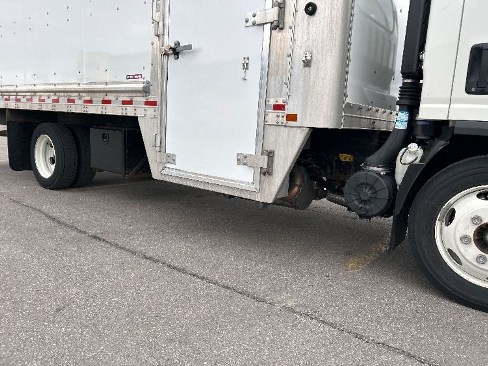 Light Duty Box Truck-Light and Medium Duty Trucks-Isuzu-2022-NPRXD-Mississauga-ON-92,874\n\t\tkm-$ 71,750 - Image 13