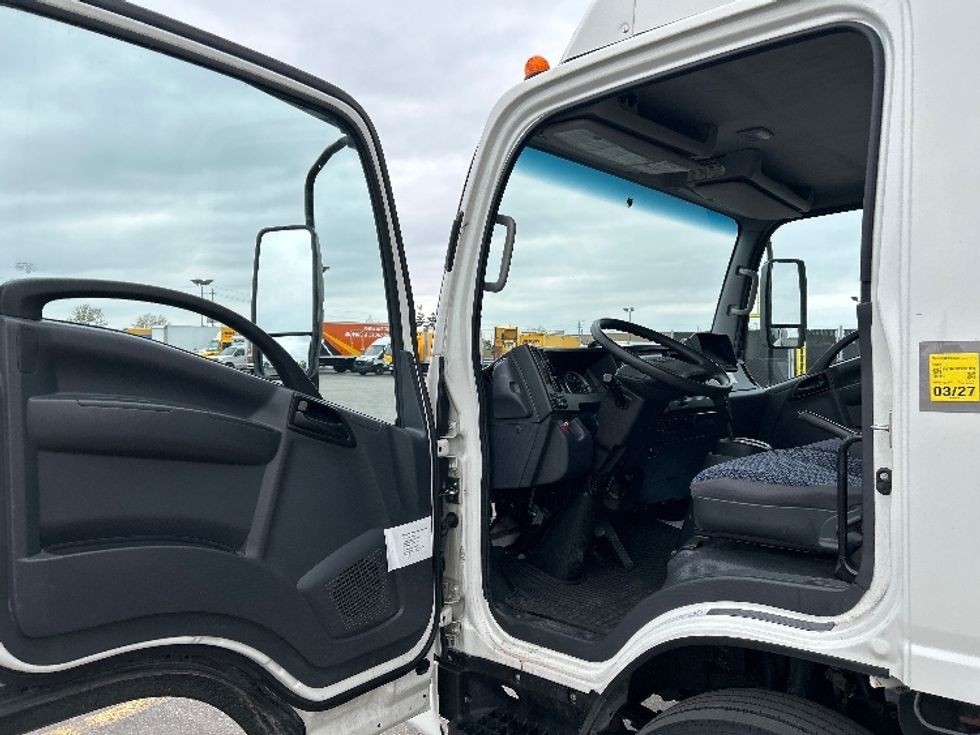 Light Duty Box Truck-Light and Medium Duty Trucks-Isuzu-2022-NPRXD-Mississauga-ON-92,874\n\t\tkm-$ 71,750 - Image 15