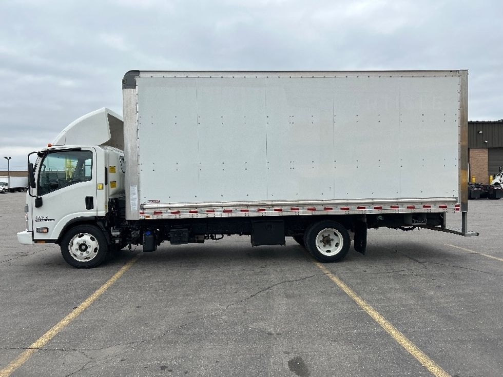 Light Duty Box Truck-Light and Medium Duty Trucks-Isuzu-2022-NPRXD-Mississauga-ON-92,874\n\t\tkm-$ 71,750 - Image 4