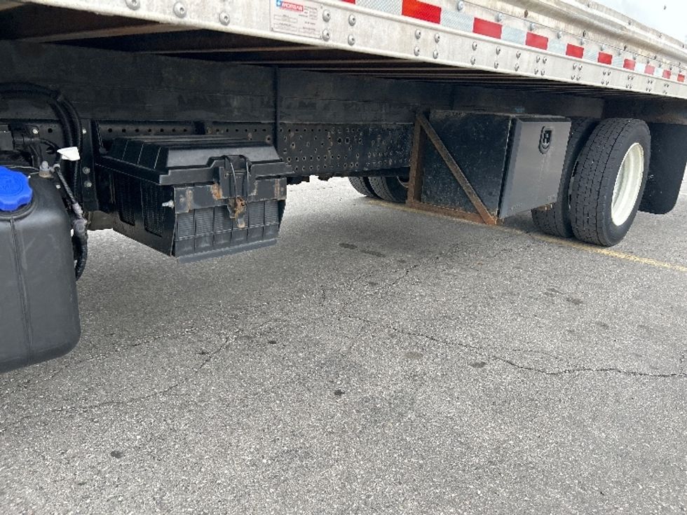 Light Duty Box Truck-Light and Medium Duty Trucks-Isuzu-2022-NPRXD-Mississauga-ON-92,874\n\t\tkm-$ 71,750 - Image 5