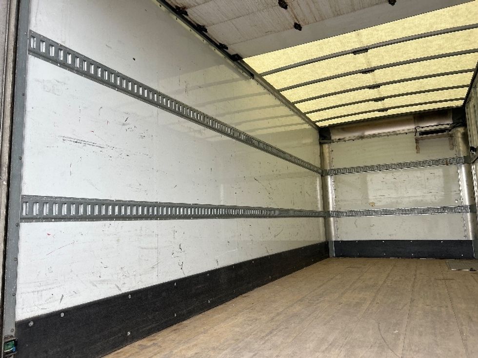 Light Duty Box Truck-Light and Medium Duty Trucks-Isuzu-2022-NPRXD-Mississauga-ON-96,237\n\t\tkm-$ 71,500 - Image 10