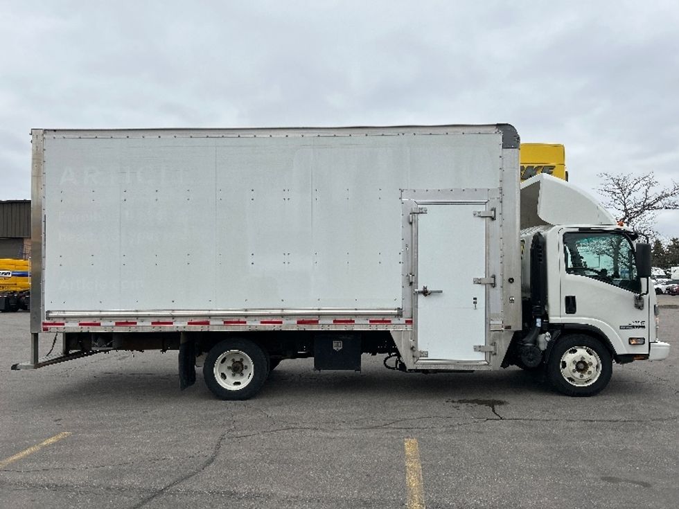 Light Duty Box Truck-Light and Medium Duty Trucks-Isuzu-2022-NPRXD-Mississauga-ON-96,237\n\t\tkm-$ 71,500 - Image 14