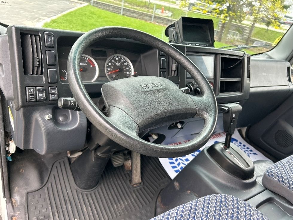 Light Duty Box Truck-Light and Medium Duty Trucks-Isuzu-2022-NPRXD-Mississauga-ON-96,237\n\t\tkm-$ 71,500 - Image 16