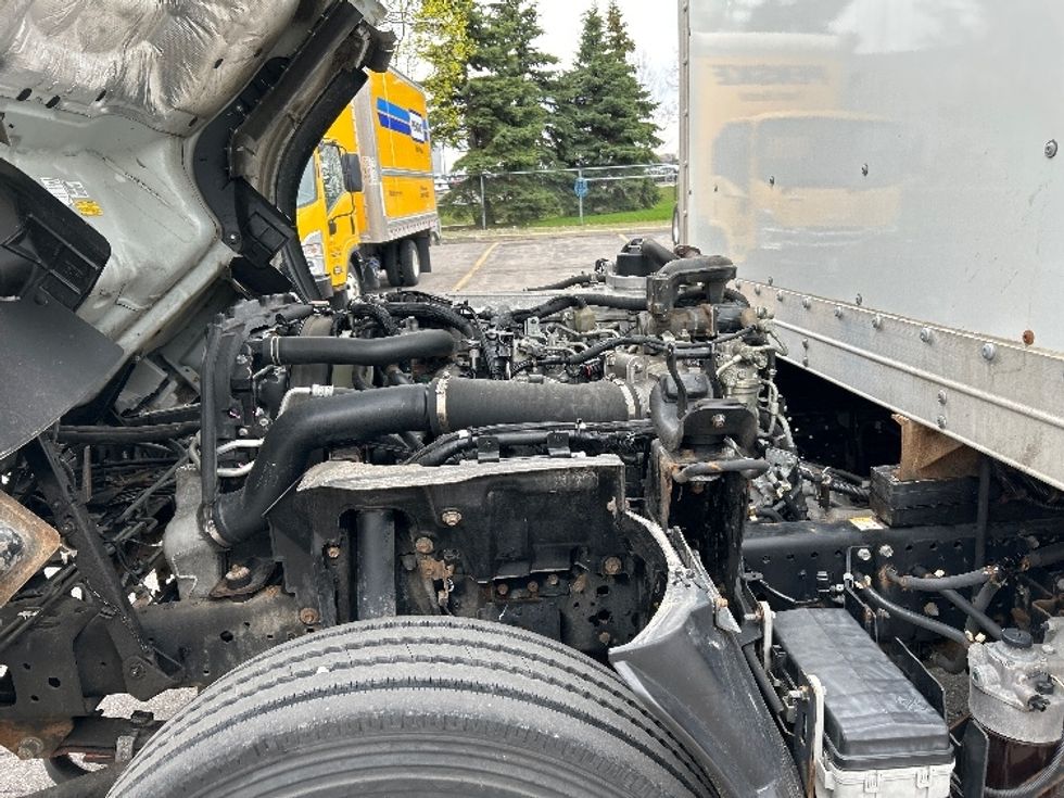 Light Duty Box Truck-Light and Medium Duty Trucks-Isuzu-2022-NPRXD-Mississauga-ON-96,237\n\t\tkm-$ 71,500 - Image 23