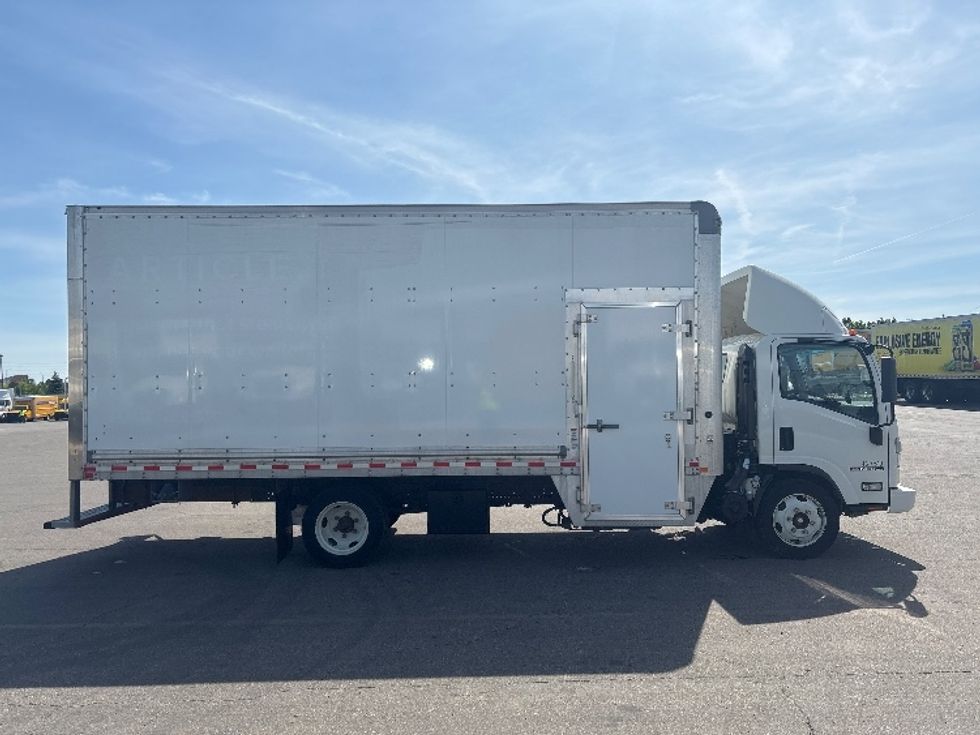 Light Duty Box Truck-Light and Medium Duty Trucks-Isuzu-2022-NPRXD-Mississauga-ON-96,535\n\t\tkm-$ 66,500 - Image 15