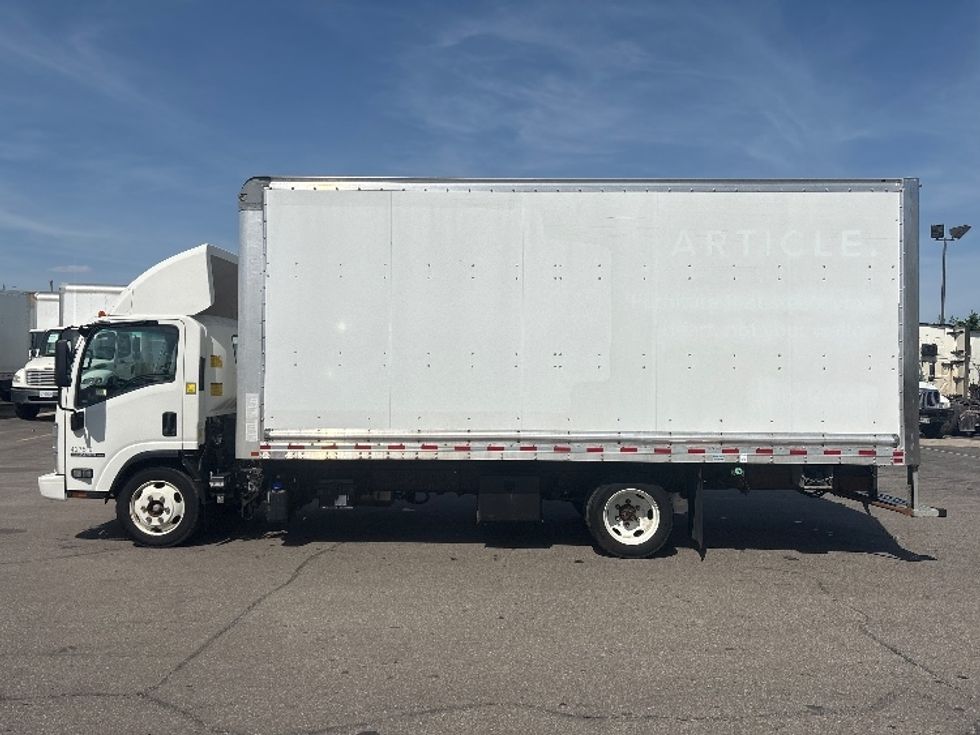Light Duty Box Truck-Light and Medium Duty Trucks-Isuzu-2022-NPRXD-Mississauga-ON-96,535\n\t\tkm-$ 66,500 - Image 4