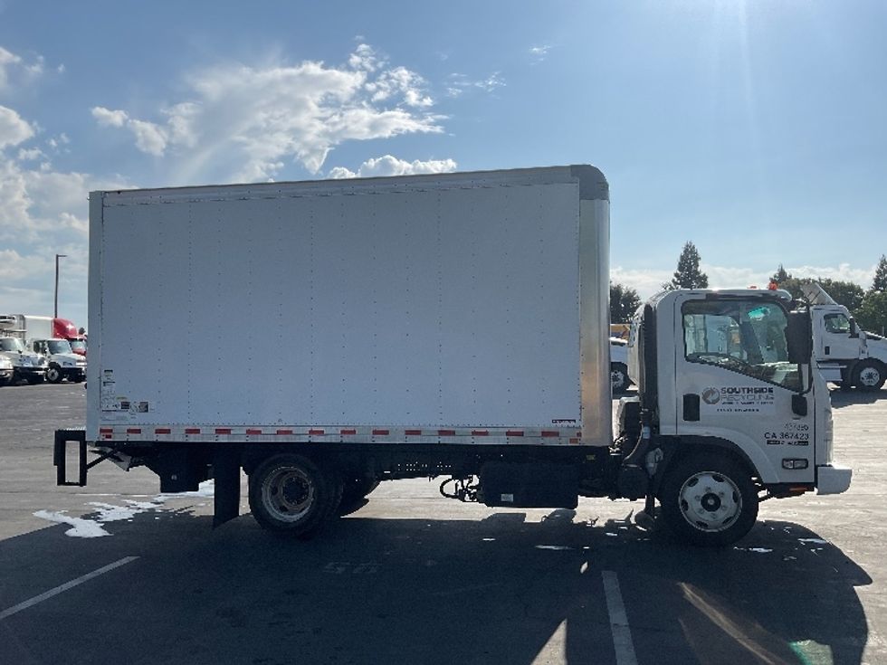 Light Duty Box Truck-Light and Medium Duty Trucks-Isuzu-2022-NPRXD-Sacramento-CA-23,335\n\t\tmiles-$ 61,000 - Image 15