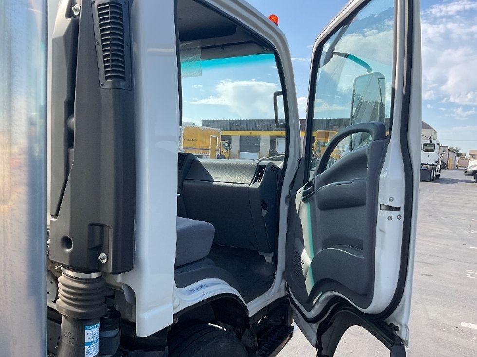 Light Duty Box Truck-Light and Medium Duty Trucks-Isuzu-2022-NPRXD-Sacramento-CA-23,335\n\t\tmiles-$ 61,000 - Image 20
