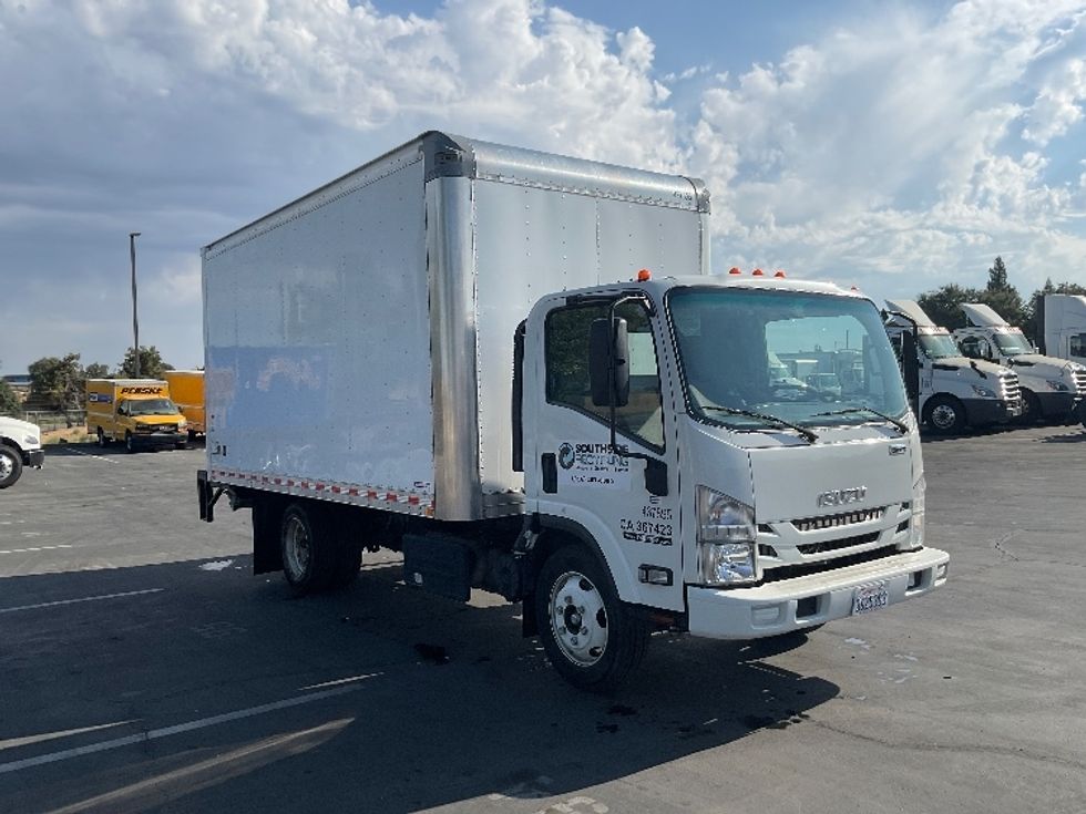 Light Duty Box Truck-Light and Medium Duty Trucks-Isuzu-2022-NPRXD-Sacramento-CA-23,335\n\t\tmiles-$ 61,000 - Image 3