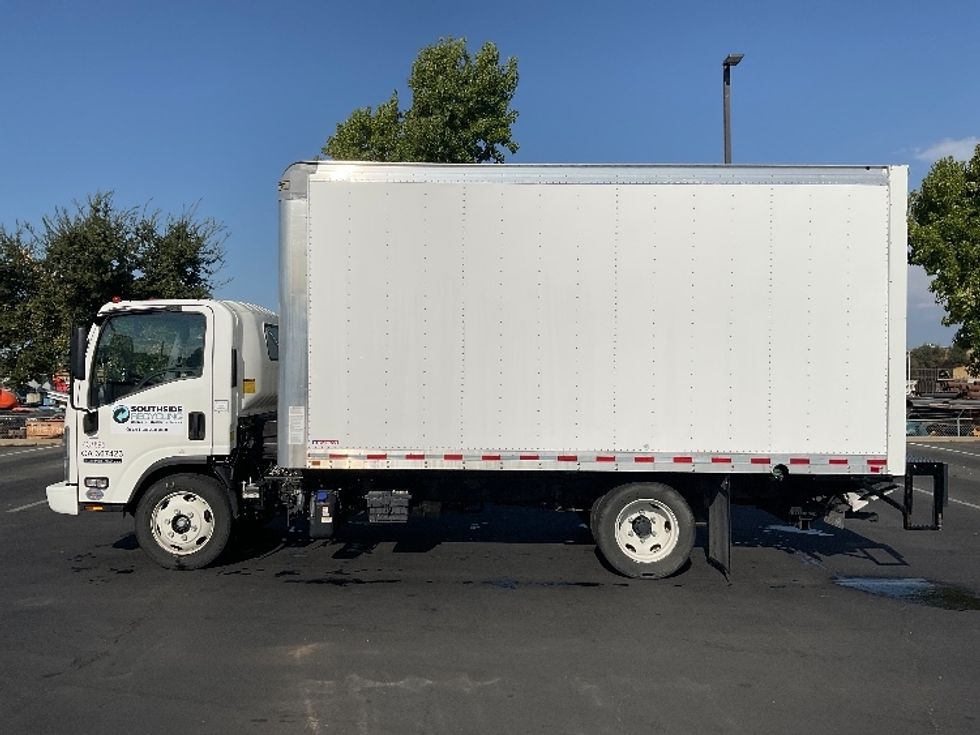 Light Duty Box Truck-Light and Medium Duty Trucks-Isuzu-2022-NPRXD-Sacramento-CA-23,335\n\t\tmiles-$ 61,000 - Image 4