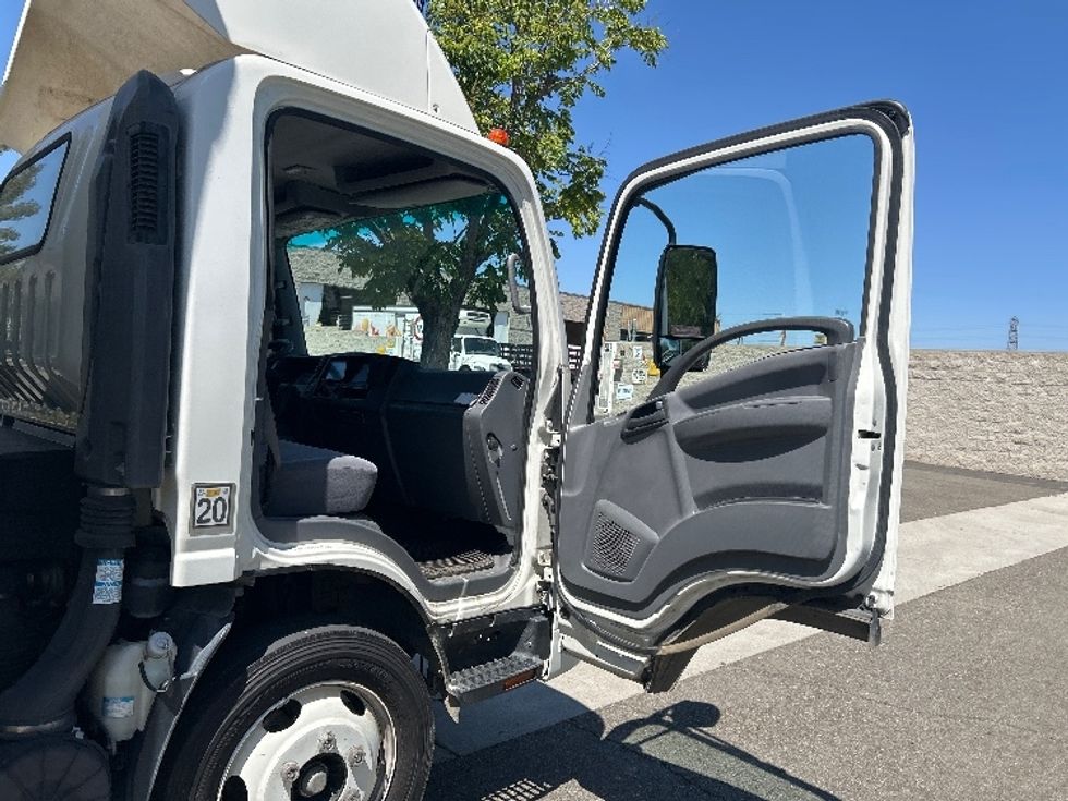 Light Duty Box Truck-Light and Medium Duty Trucks-Isuzu-2022-NPRXD-Torrance-CA-112,976\n\t\tmiles-$ 47,000 - Image 20