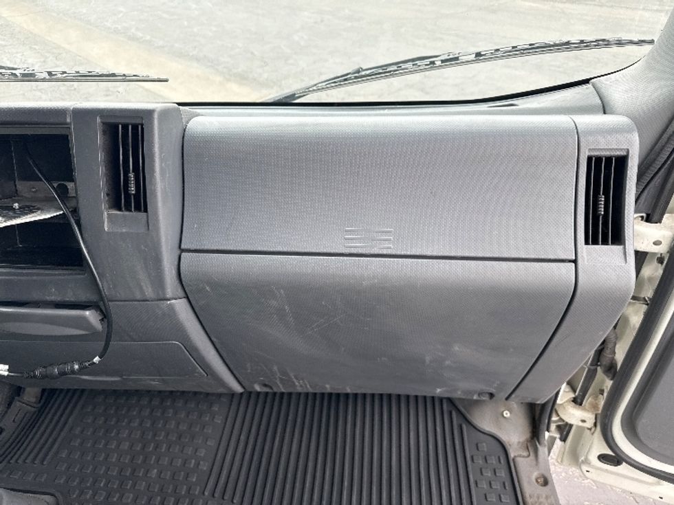 Light Duty Box Truck-Light and Medium Duty Trucks-Isuzu-2022-NPRXD-Torrance-CA-66,535\n\t\tmiles-$ 58,500 - Image 20