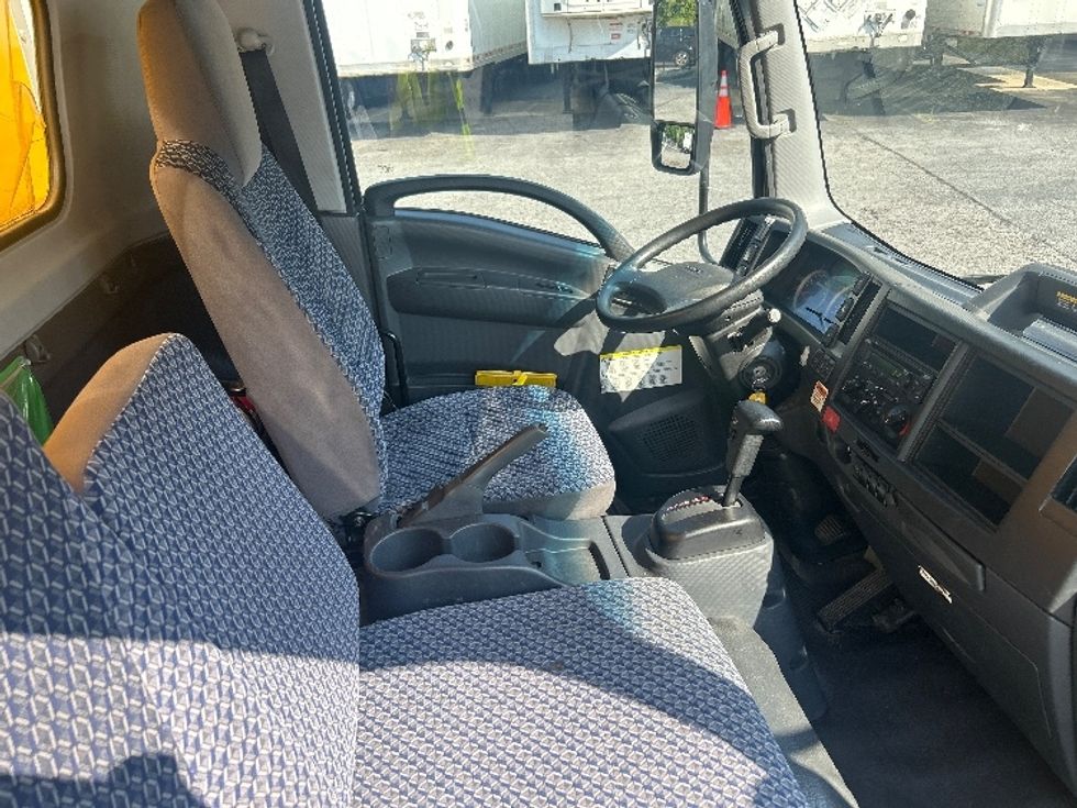 Light Duty Box Truck-Light and Medium Duty Trucks-Isuzu-2023-NPR-Duluth-GA-122,046\n\t\tmiles-$ 45,000 - Image 22