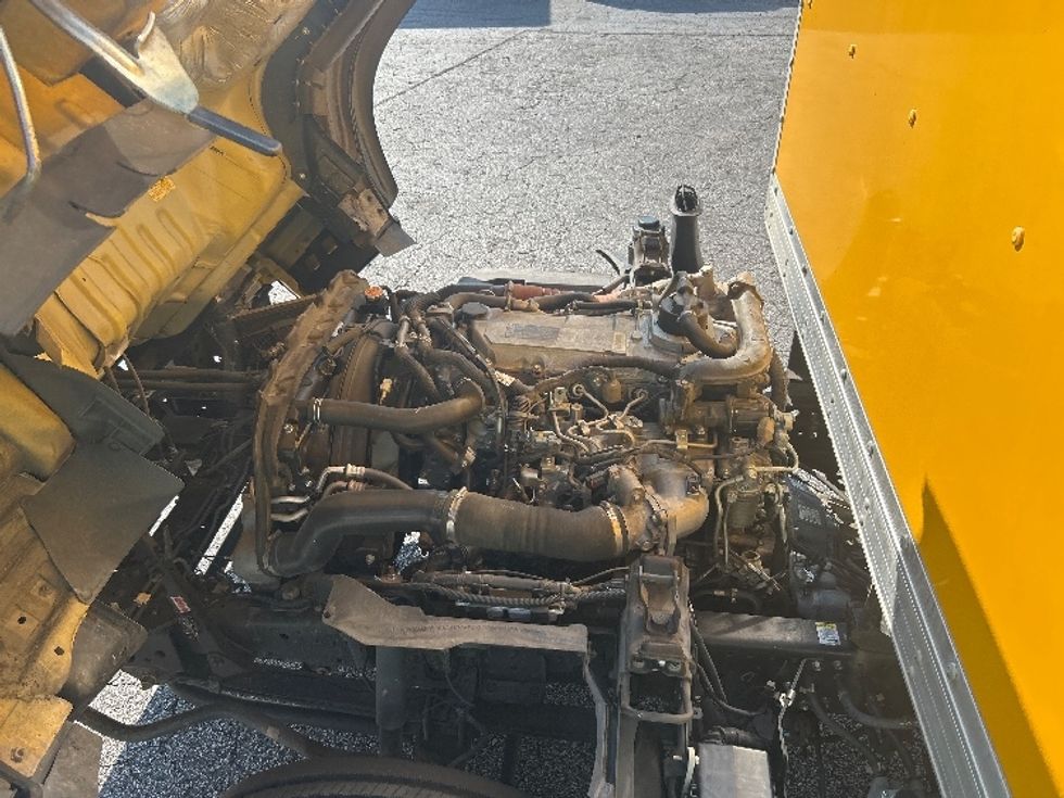 Light Duty Box Truck-Light and Medium Duty Trucks-Isuzu-2023-NPR-Duluth-GA-122,046\n\t\tmiles-$ 45,000 - Image 24