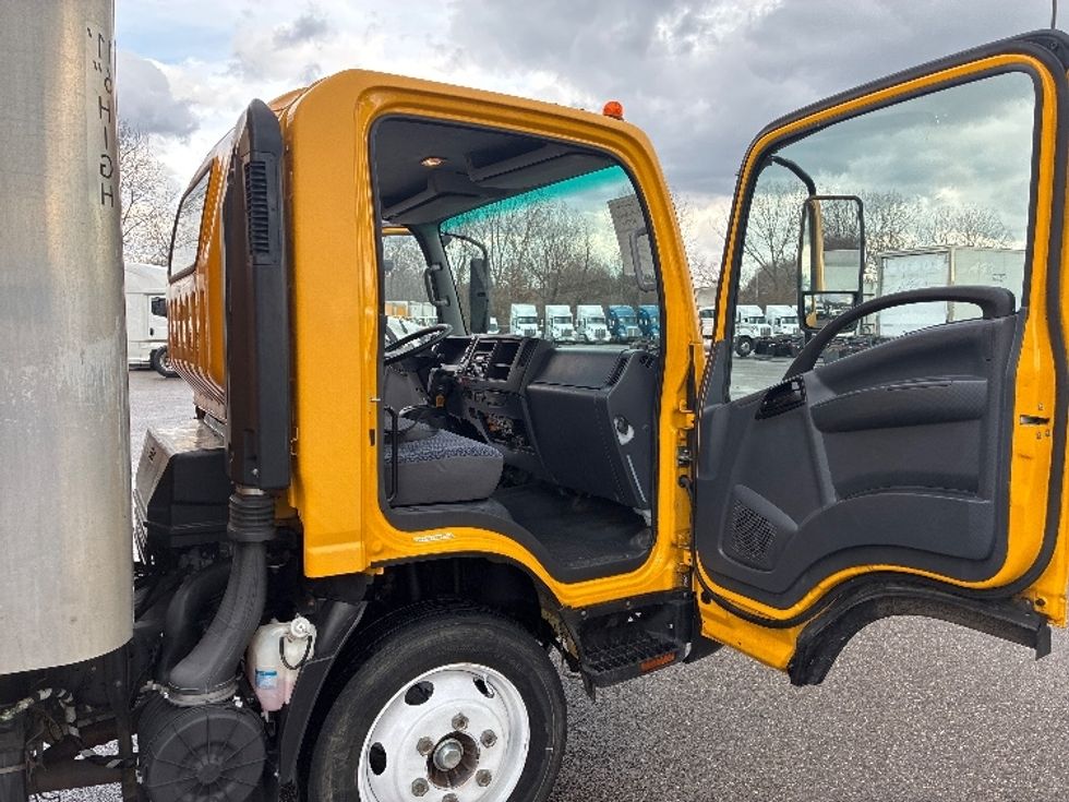 Light Duty Box Truck-Light and Medium Duty Trucks-Isuzu-2023-NPR EFI-Akron-OH-108,469\n\t\tmiles-$ 41,000 - Image 20