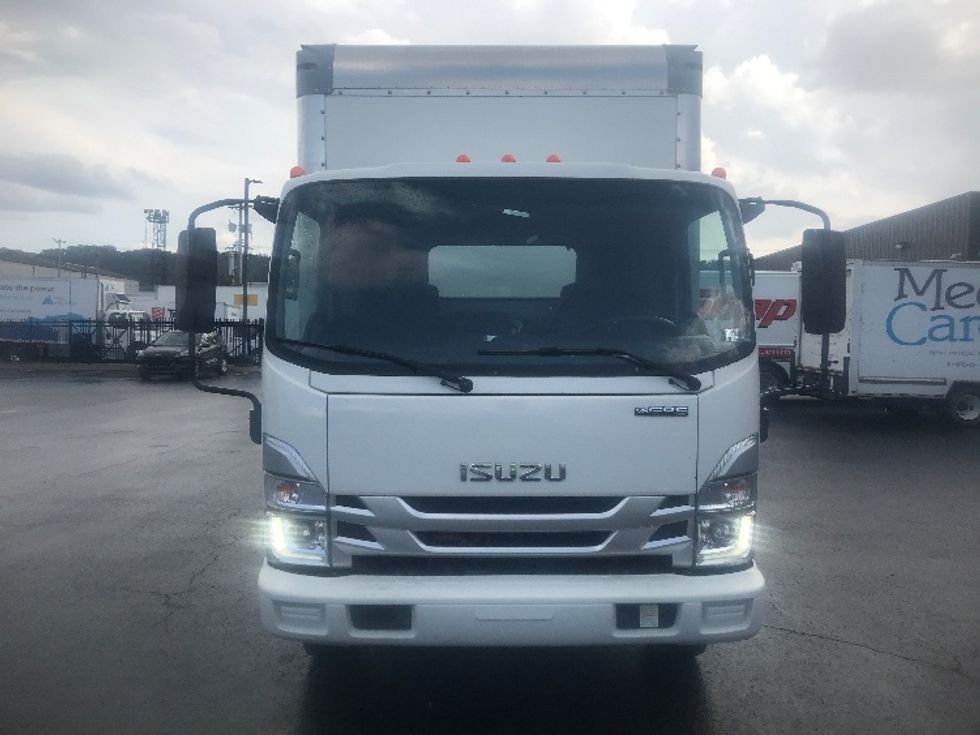 Light Duty Box Truck-Light and Medium Duty Trucks-Isuzu-2023-NPR EFI-Akron-OH-127,627\n\t\tmiles-$ 41,000 - Image 2