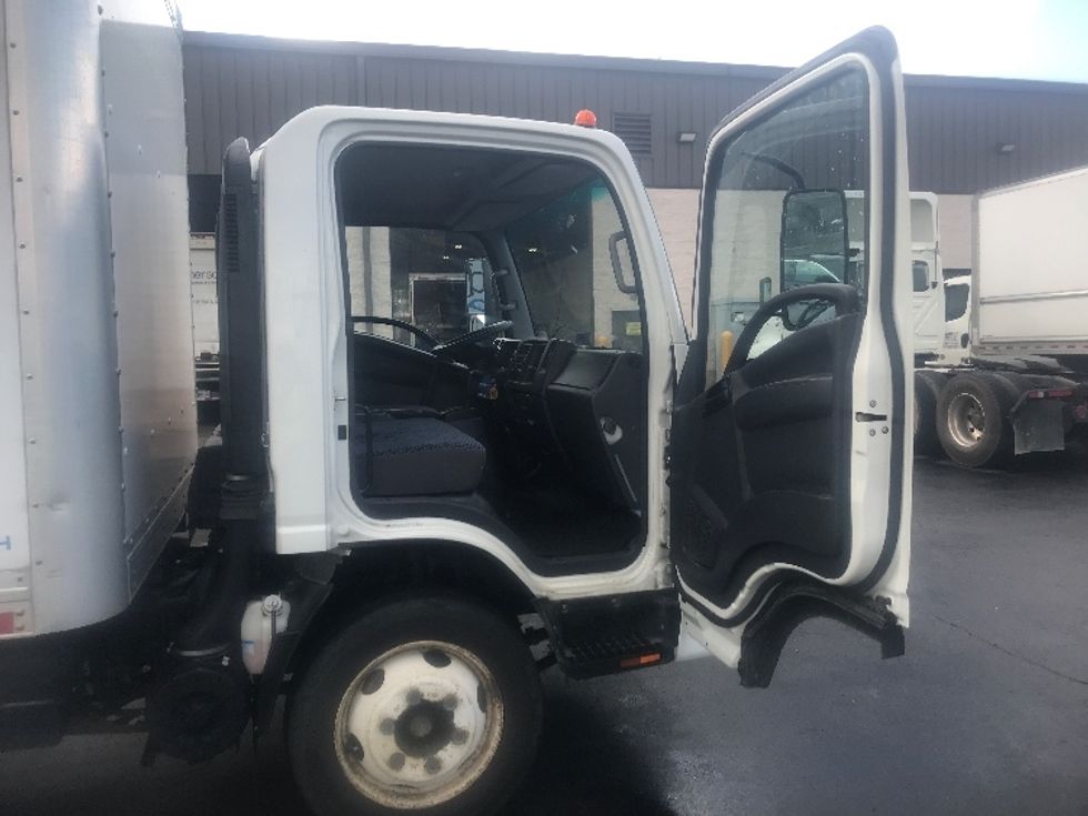 Light Duty Box Truck-Light and Medium Duty Trucks-Isuzu-2023-NPR EFI-Akron-OH-127,627\n\t\tmiles-$ 41,000 - Image 20