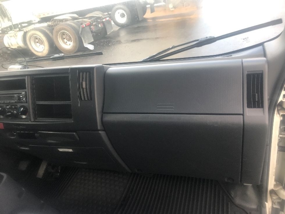 Light Duty Box Truck-Light and Medium Duty Trucks-Isuzu-2023-NPR EFI-Akron-OH-127,627\n\t\tmiles-$ 41,000 - Image 21