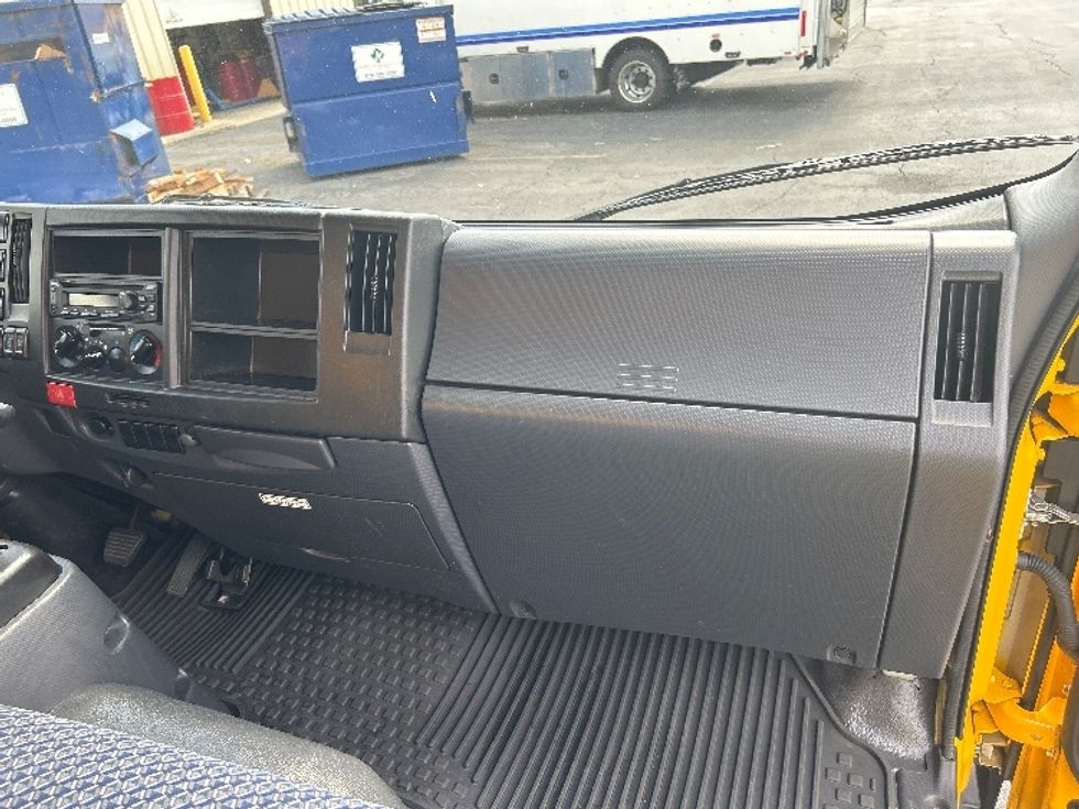 Light Duty Box Truck-Light and Medium Duty Trucks-Isuzu-2023-NPR EFI-Atlanta-GA-115,313\n\t\tmiles-$ 40,500 - Image 21
