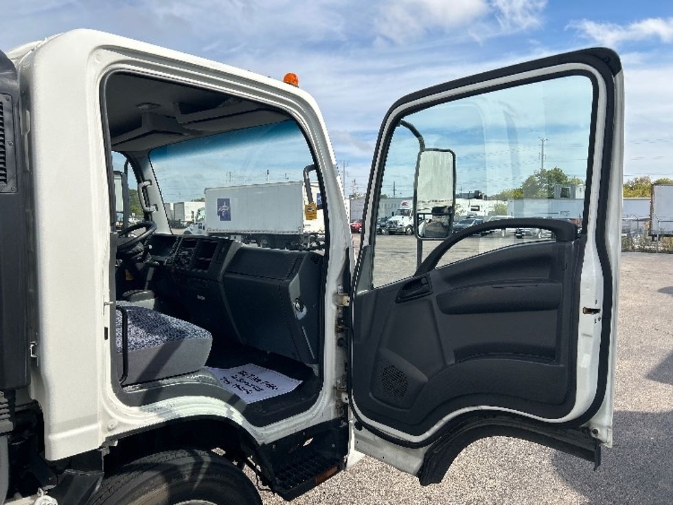 Light Duty Box Truck-Light and Medium Duty Trucks-Isuzu-2023-NPR EFI-Auburn-MA-107,152\n\t\tmiles-$ 39,750 - Image 20