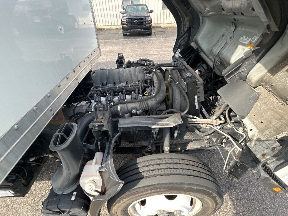 Light Duty Box Truck-Light and Medium Duty Trucks-Isuzu-2023-NPR EFI-Auburn-MA-107,152\n\t\tmiles-$ 39,750 - Image 23