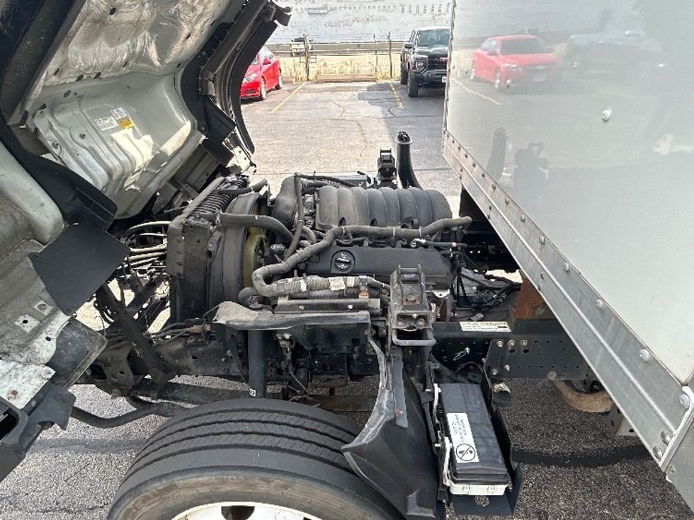 Light Duty Box Truck-Light and Medium Duty Trucks-Isuzu-2023-NPR EFI-Auburn-MA-107,152\n\t\tmiles-$ 39,750 - Image 24