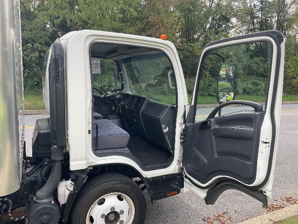 Light Duty Box Truck-Light and Medium Duty Trucks-Isuzu-2023-NPR EFI-Burlington-NJ-106,222\n\t\tmiles-$ 41,000 - Image 20