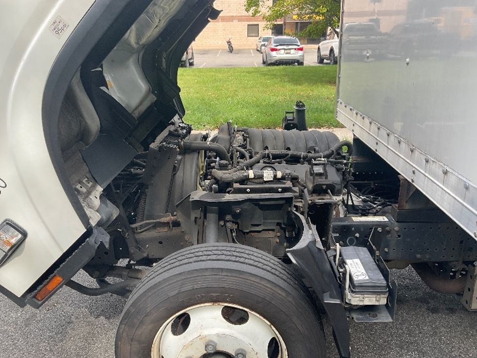 Light Duty Box Truck-Light and Medium Duty Trucks-Isuzu-2023-NPR EFI-Burlington-NJ-106,222\n\t\tmiles-$ 41,000 - Image 23