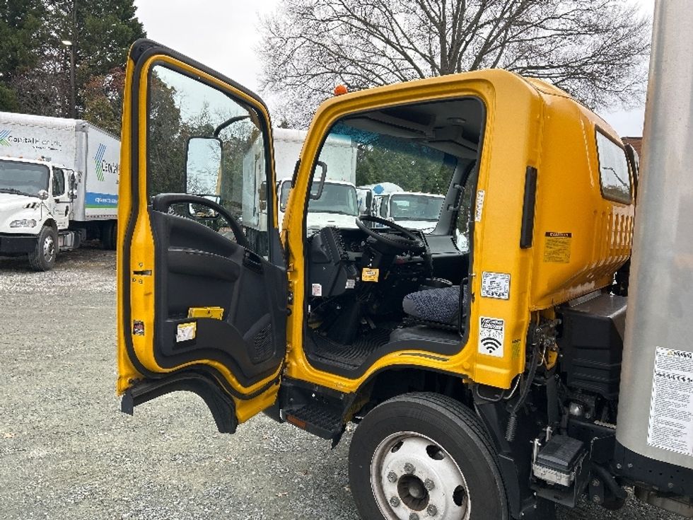 Light Duty Box Truck-Light and Medium Duty Trucks-Isuzu-2023-NPR EFI-Charlottesville-VA-140,987\n\t\tmiles-$ 34,500 - Image 16
