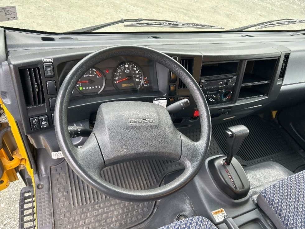 Light Duty Box Truck-Light and Medium Duty Trucks-Isuzu-2023-NPR EFI-Charlottesville-VA-140,987\n\t\tmiles-$ 34,500 - Image 18