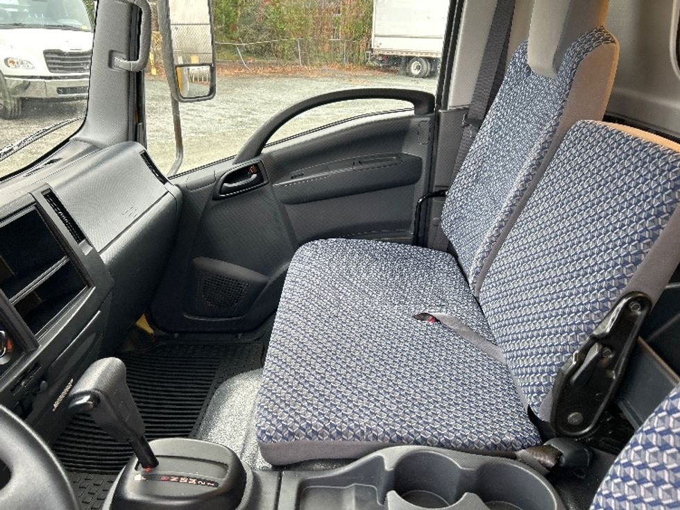 Light Duty Box Truck-Light and Medium Duty Trucks-Isuzu-2023-NPR EFI-Charlottesville-VA-140,987\n\t\tmiles-$ 34,500 - Image 19