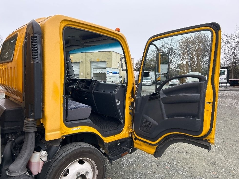 Light Duty Box Truck-Light and Medium Duty Trucks-Isuzu-2023-NPR EFI-Charlottesville-VA-140,987\n\t\tmiles-$ 34,500 - Image 20