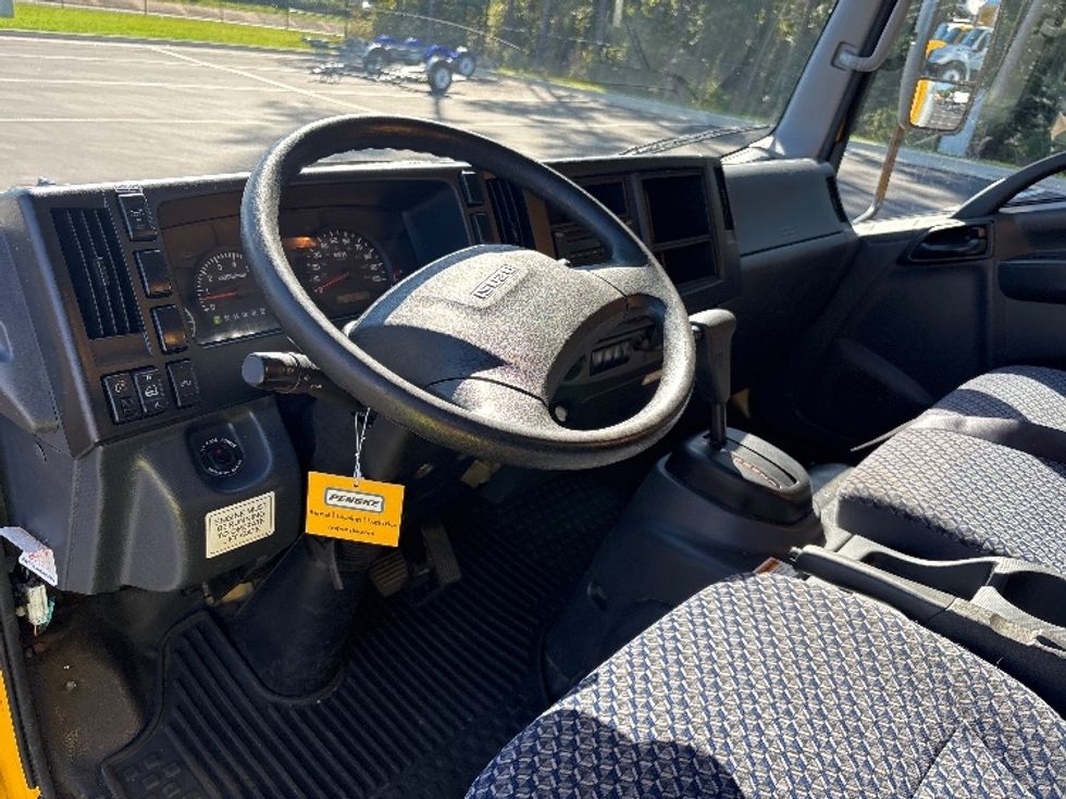 Light Duty Box Truck-Light and Medium Duty Trucks-Isuzu-2023-NPR EFI-Dothan-AL-118,323\n\t\tmiles-$ 40,000 - Image 17