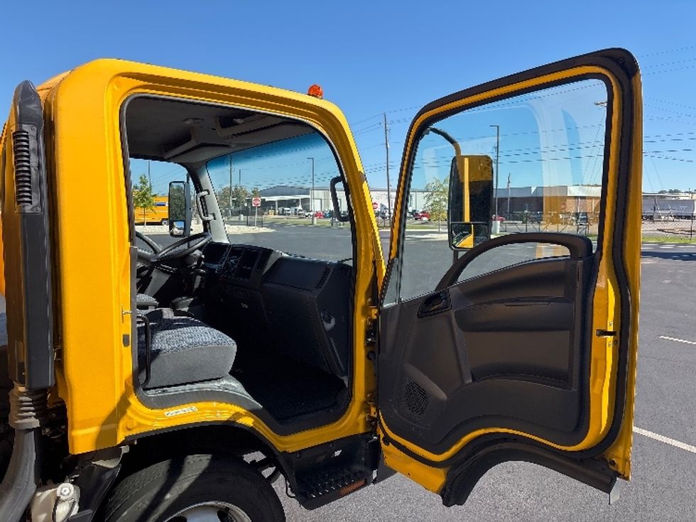 Light Duty Box Truck-Light and Medium Duty Trucks-Isuzu-2023-NPR EFI-Dothan-AL-118,323\n\t\tmiles-$ 40,000 - Image 20