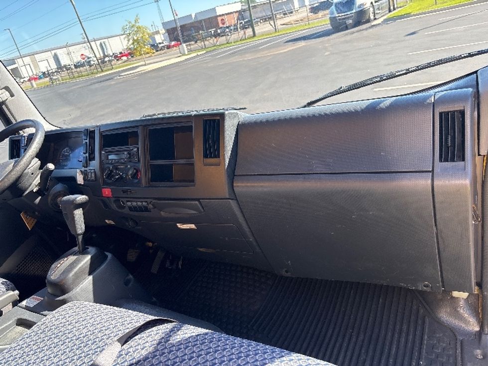 Light Duty Box Truck-Light and Medium Duty Trucks-Isuzu-2023-NPR EFI-Dothan-AL-118,323\n\t\tmiles-$ 40,000 - Image 21