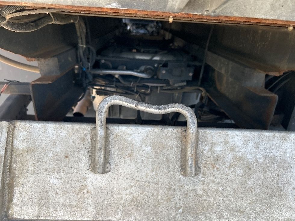 Light Duty Box Truck-Light and Medium Duty Trucks-Isuzu-2023-NPR EFI-Florence-SC-105,441\n\t\tmiles-$ 43,250 - Image 27