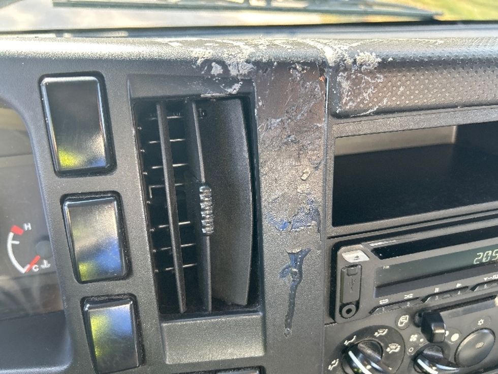 Light Duty Box Truck-Light and Medium Duty Trucks-Isuzu-2023-NPR EFI-Florence-SC-105,441\n\t\tmiles-$ 43,250 - Image 28