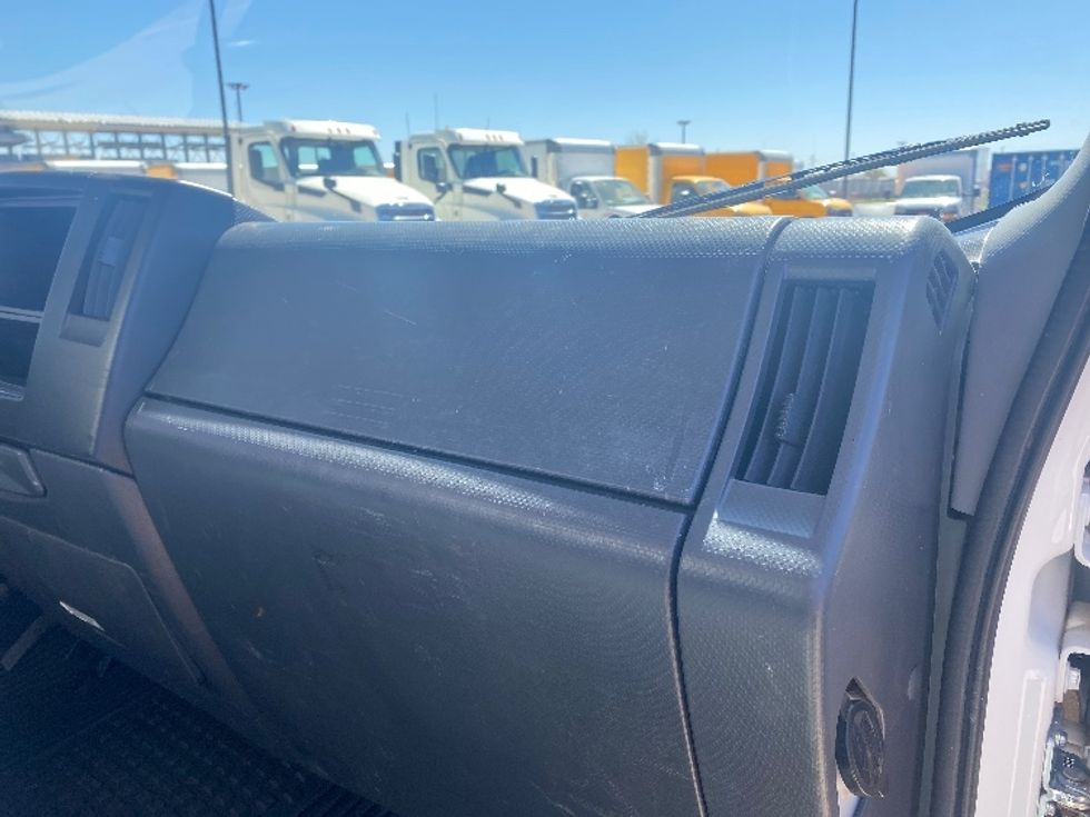 Light Duty Box Truck-Light and Medium Duty Trucks-Isuzu-2023-NPR EFI-Fort Worth-TX-47,031\n\t\tmiles-$ 52,250 - Image 21