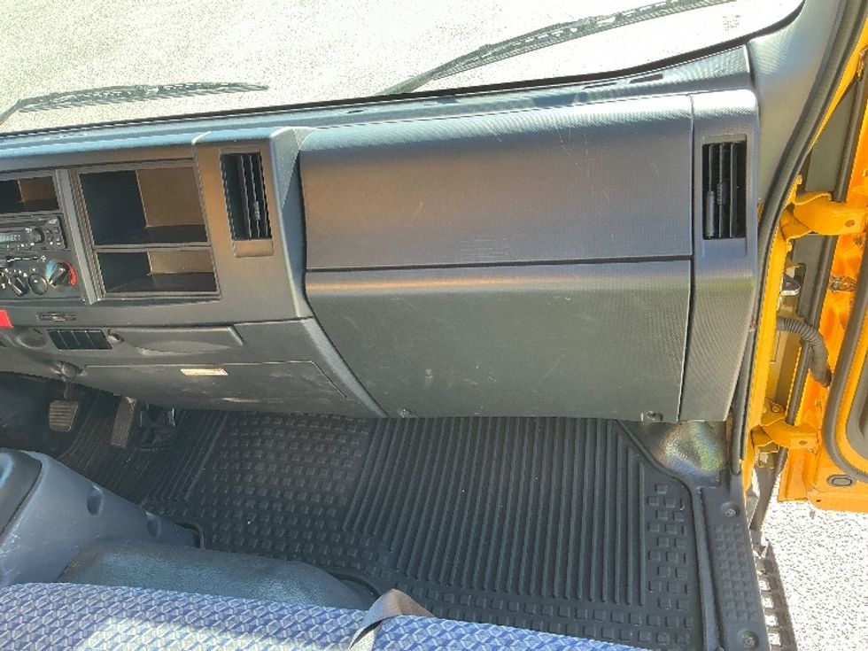 Light Duty Box Truck-Light and Medium Duty Trucks-Isuzu-2023-NPR EFI-Garden City-GA-112,742\n\t\tmiles-$ 40,250 - Image 21