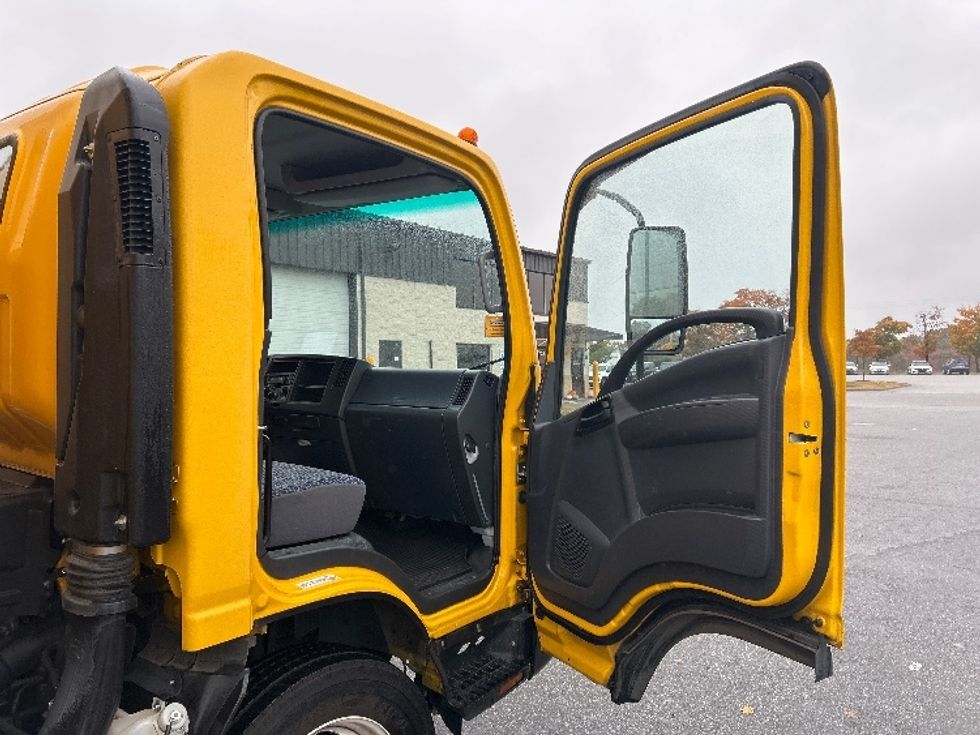 Light Duty Box Truck-Light and Medium Duty Trucks-Isuzu-2023-NPR EFI-Greensboro-NC-117,931\n\t\tmiles-$ 40,000 - Image 20