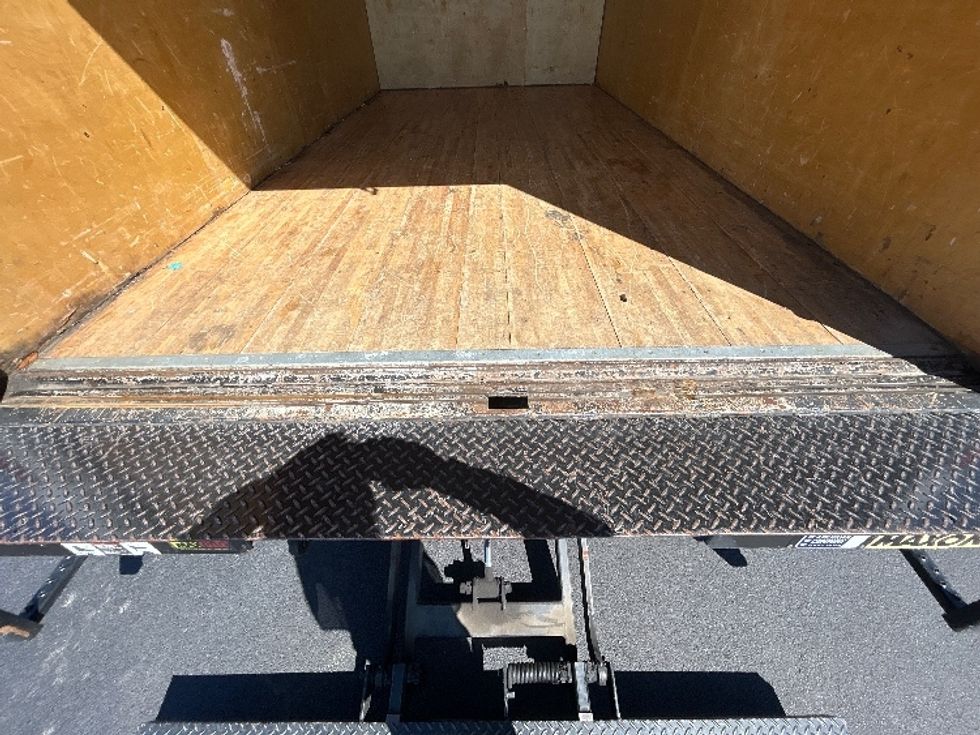 Light Duty Box Truck-Light and Medium Duty Trucks-Isuzu-2023-NPR EFI-Greensboro-NC-71,856\n\t\tmiles-$ 49,500 - Image 10