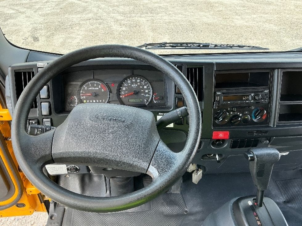 Light Duty Box Truck-Light and Medium Duty Trucks-Isuzu-2023-NPR EFI-Gulfport-MS-128,037\n\t\tmiles-$ 38,500 - Image 18