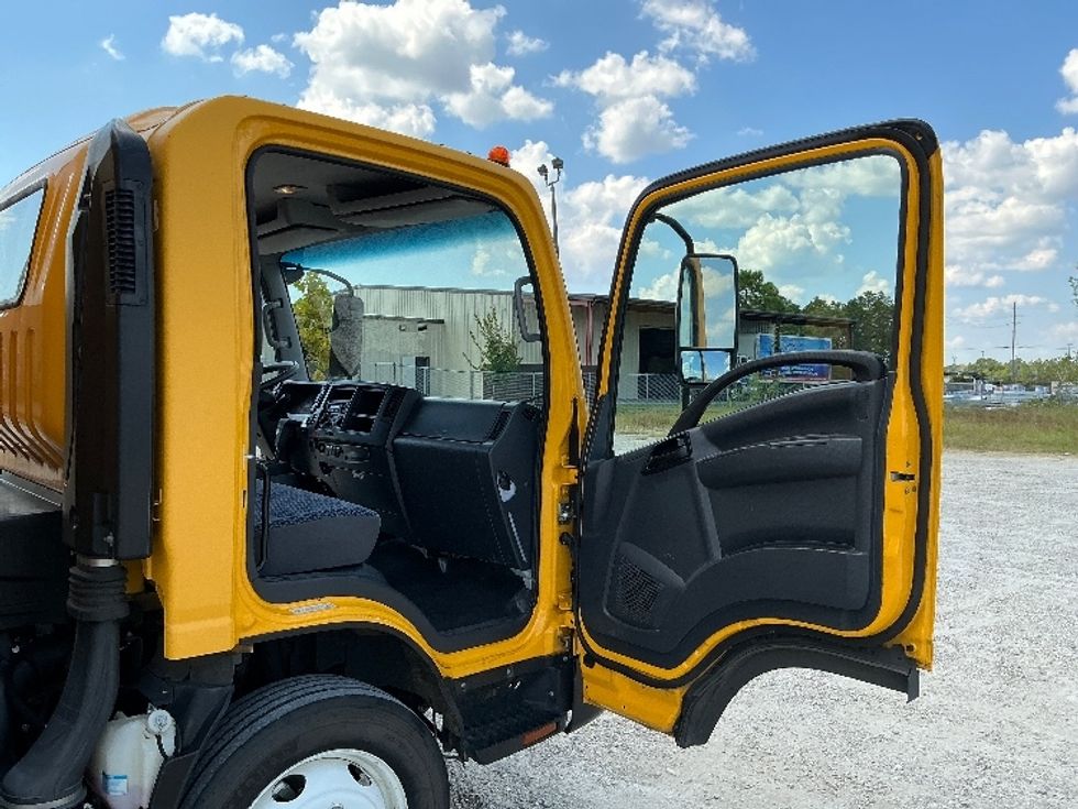 Light Duty Box Truck-Light and Medium Duty Trucks-Isuzu-2023-NPR EFI-Gulfport-MS-128,037\n\t\tmiles-$ 38,500 - Image 20