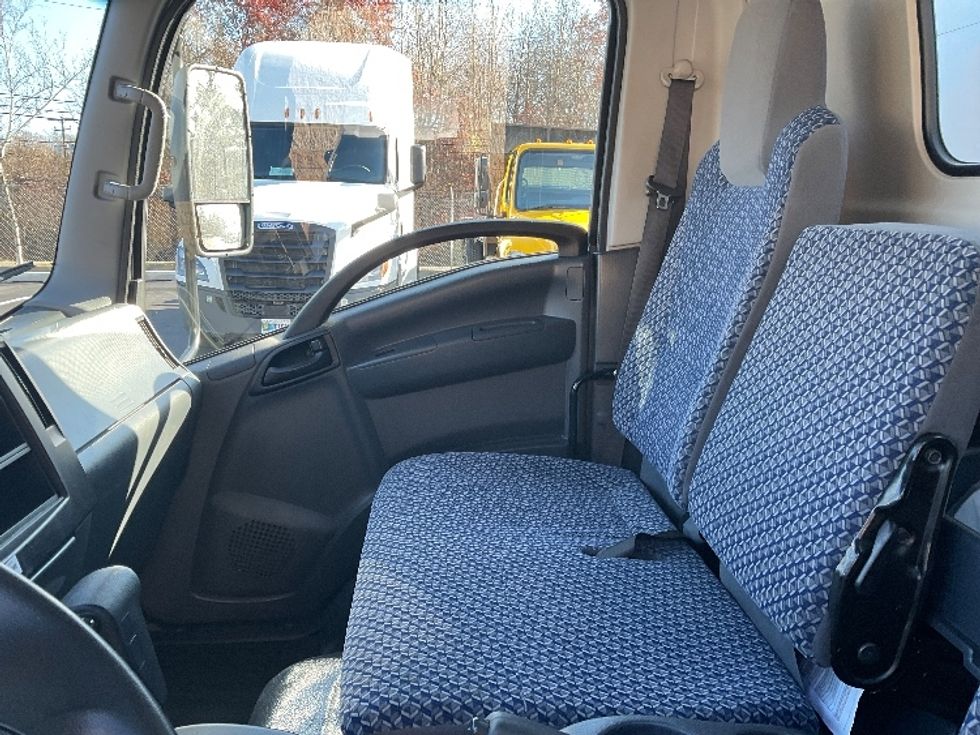 Light Duty Box Truck-Light and Medium Duty Trucks-Isuzu-2023-NPR EFI-Jessup-PA-122,569\n\t\tmiles-$ 40,250 - Image 18