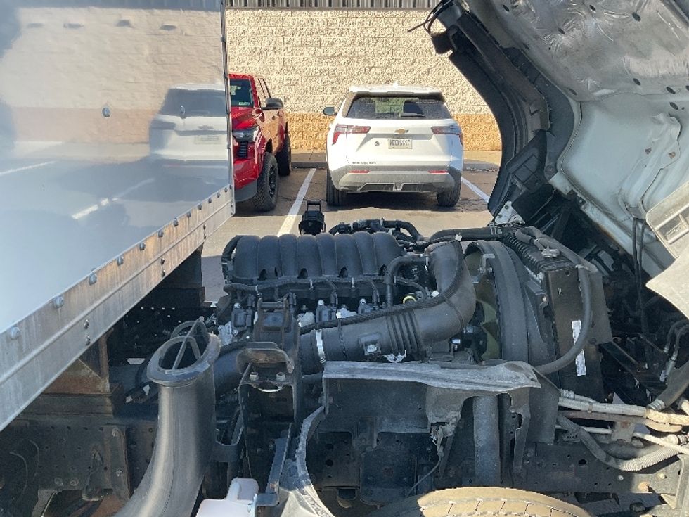 Light Duty Box Truck-Light and Medium Duty Trucks-Isuzu-2023-NPR EFI-Jessup-PA-122,569\n\t\tmiles-$ 40,250 - Image 22