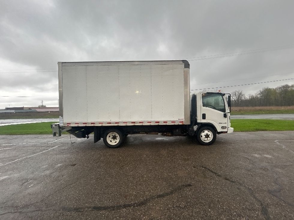 Light Duty Box Truck-Light and Medium Duty Trucks-Isuzu-2023-NPR EFI-Kalamazoo-MI-190,000\n\t\tmiles-$ 29,250 - Image 15