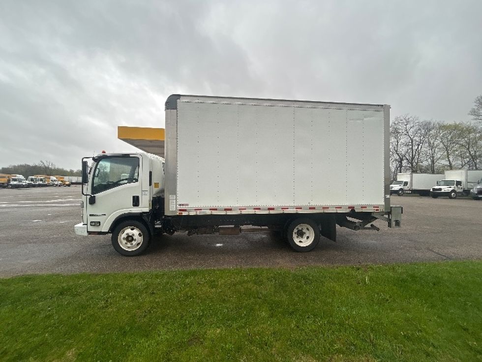 Light Duty Box Truck-Light and Medium Duty Trucks-Isuzu-2023-NPR EFI-Kalamazoo-MI-190,000\n\t\tmiles-$ 29,250 - Image 4